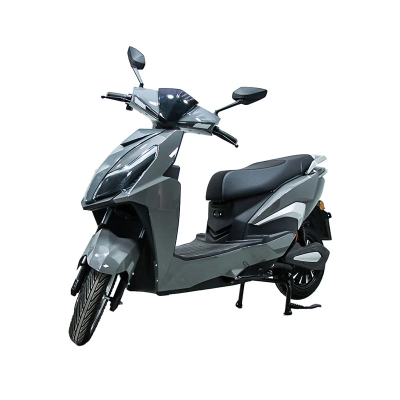 பெடல்கள் இரு சக்கர ஸ்கூட்டருடன் 1500W மின்சார மோட்டார் சைக்கிள்